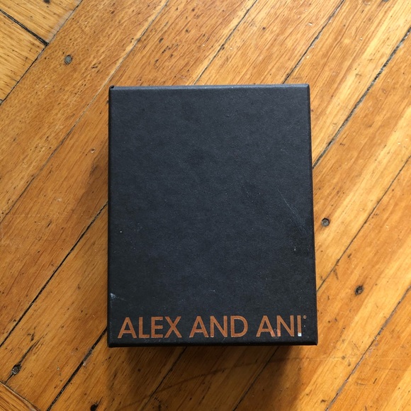 Alex and Ani • Single silver bangle with rhinestone feather - Picture 3 of 3
